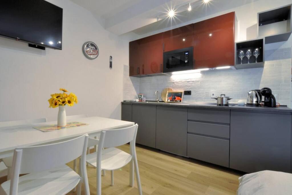 Special 10 - Comfort And Style In The Heart Of Historic Turin Center Bagian luar foto